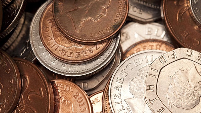 اليورو/الدولار يتأثر بخفض فائدة المركزي الأوروبي وقوة بيانات الوظائف الأمريكية