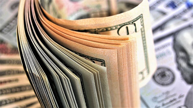 اليورو/الدولار عند أعلى مستوى منذ سنوات مستفيدًا من ضعف الدولار والاضطرابات