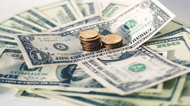 اليورو يتراجع وسط عدم يقين تجاري أمريكي وإشارات فنية متباينة