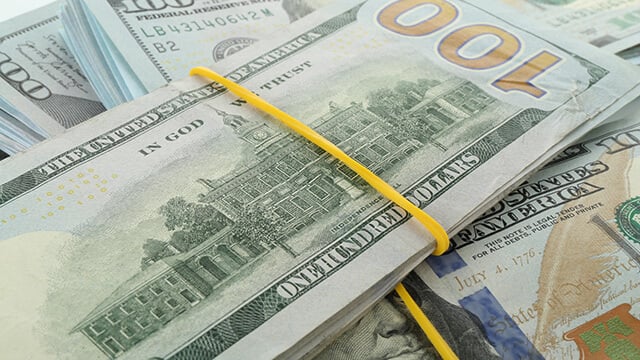 الإسترليني/الدولار يحافظ على صعوده فوق 1.3500 مع تحسن المعنويات
